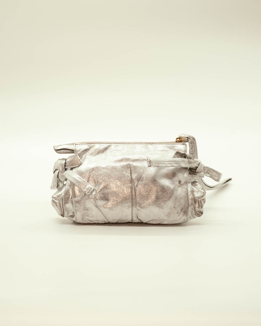 Gucci Metallic Silver Hysteria Clutch
